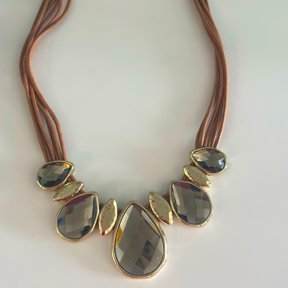 Elegant Gold and Brown Necklace